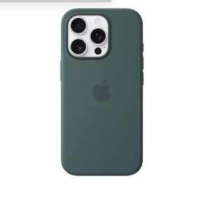 Apple Silicone Case with MagSafe for iPhone 16 Pro